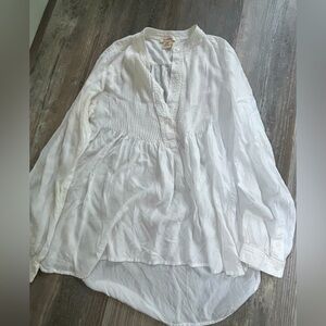 Sundance White Pintuck V-Neck Tunic Long Sleeve Blouse.